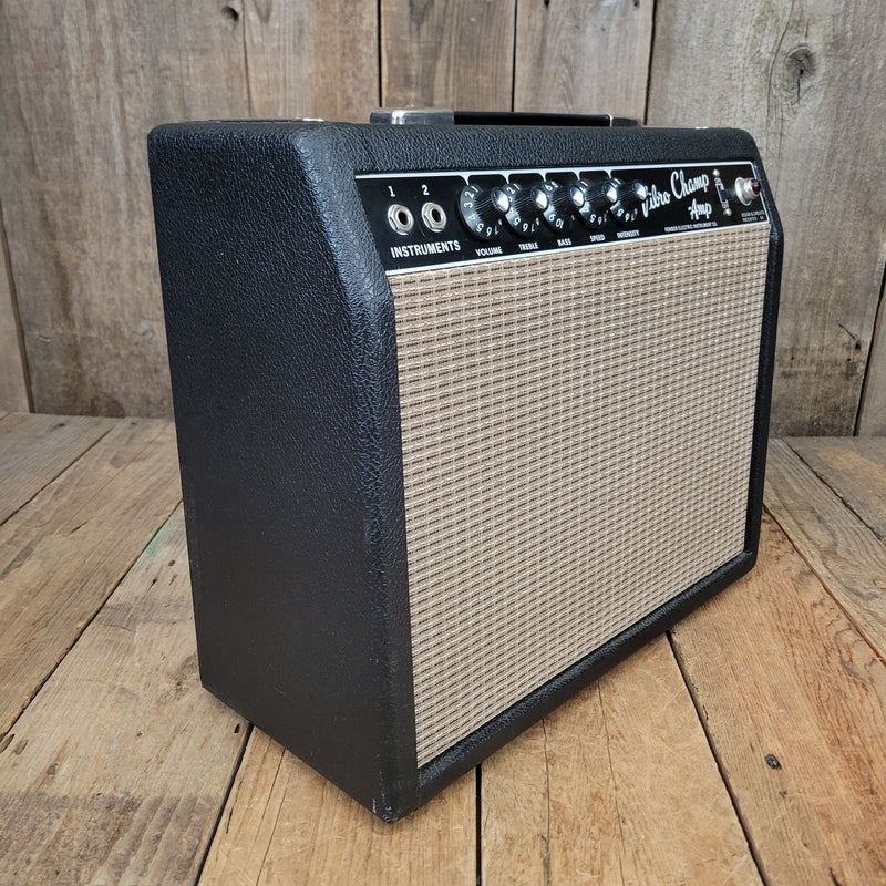 SOLD - Fender Vibro Champ 1964 FEIC Pre CBS Vintage Guitar Amp