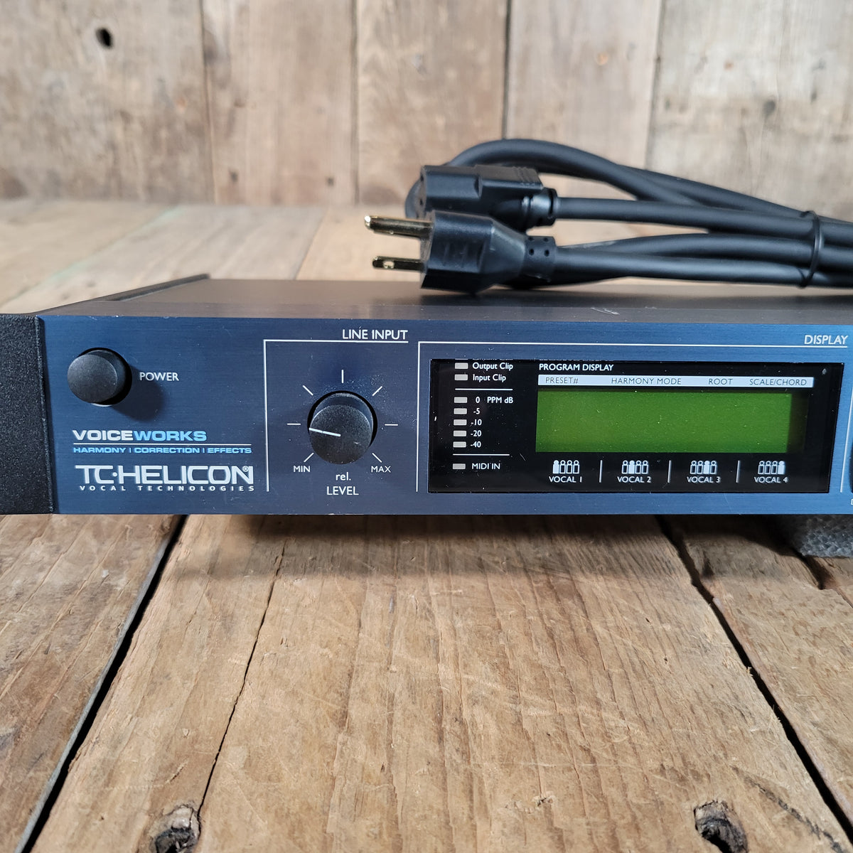 TC Helicon VoiceWorks – Professional Harmony, Pitch Correction, and Vocal Effects Processor