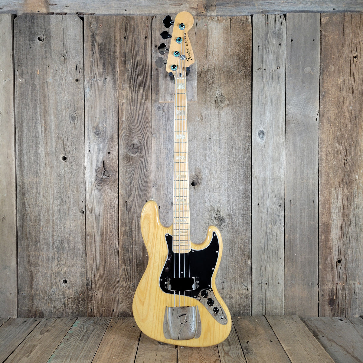 1976 Fender Jazz Bass – Mint Condition, All Original with Tags – Vintage USA