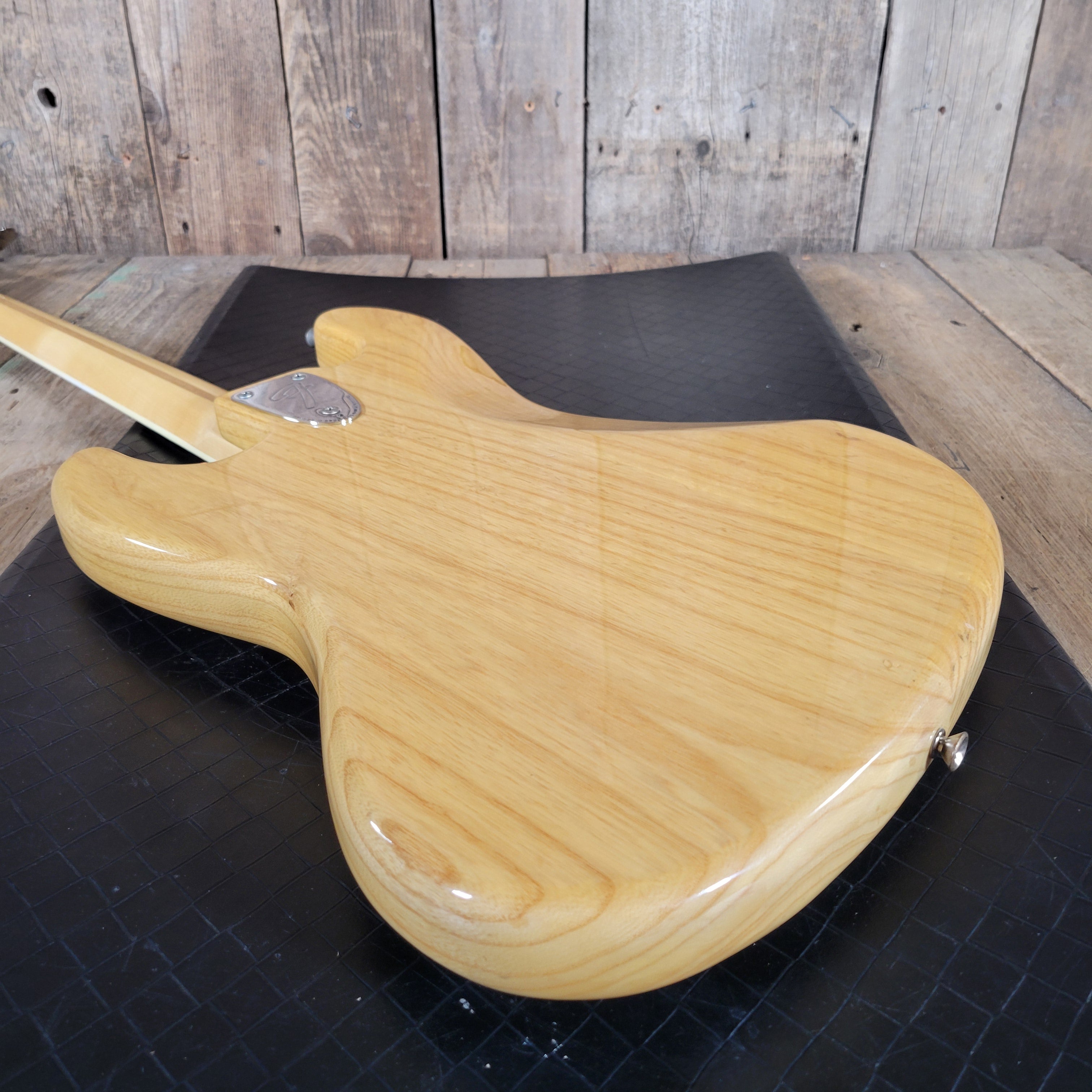 History jazzbass TH-BJ4/R 3TS（Electric Bass Guitar History