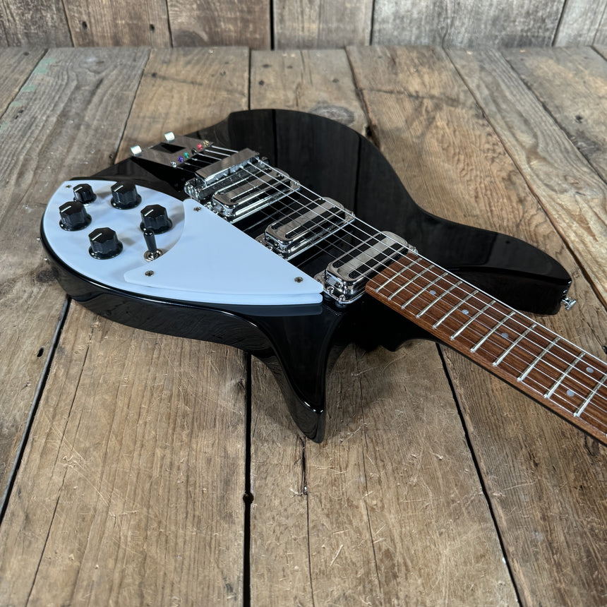 Rickenbacker 350V63 Liverpool Semi-Hollow Full Scale 2023