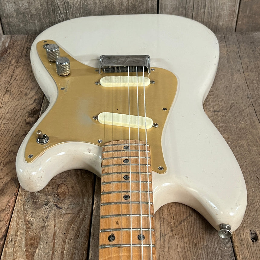 SOLD - Fender Duo Sonic 1958 Desert Sand