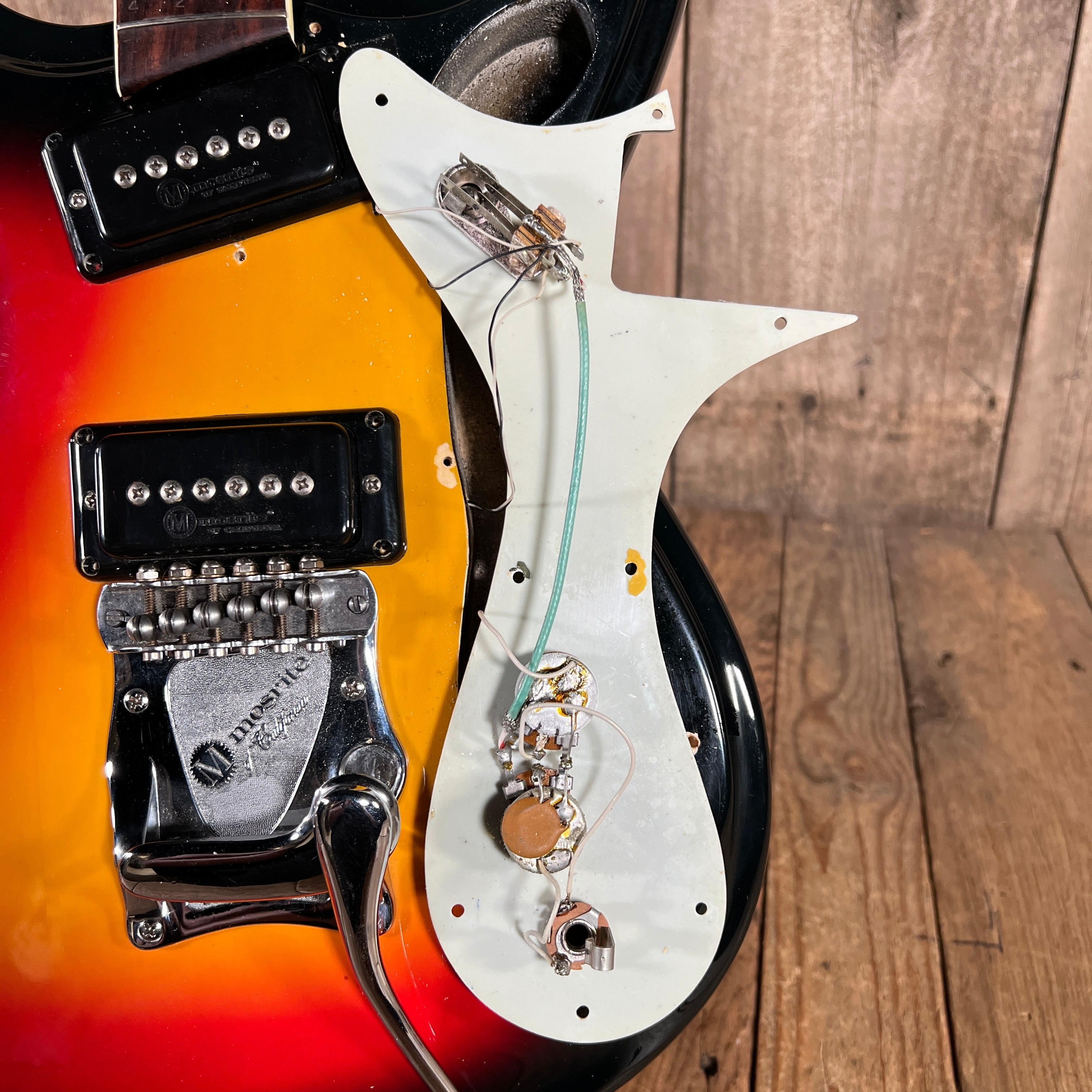 Mosrite The Ventures Model 1966 Sunburst – Mahar's Vintage