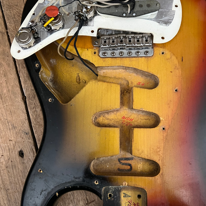 SOLD - Fender Stratocaster 1966 Refret Sunburst