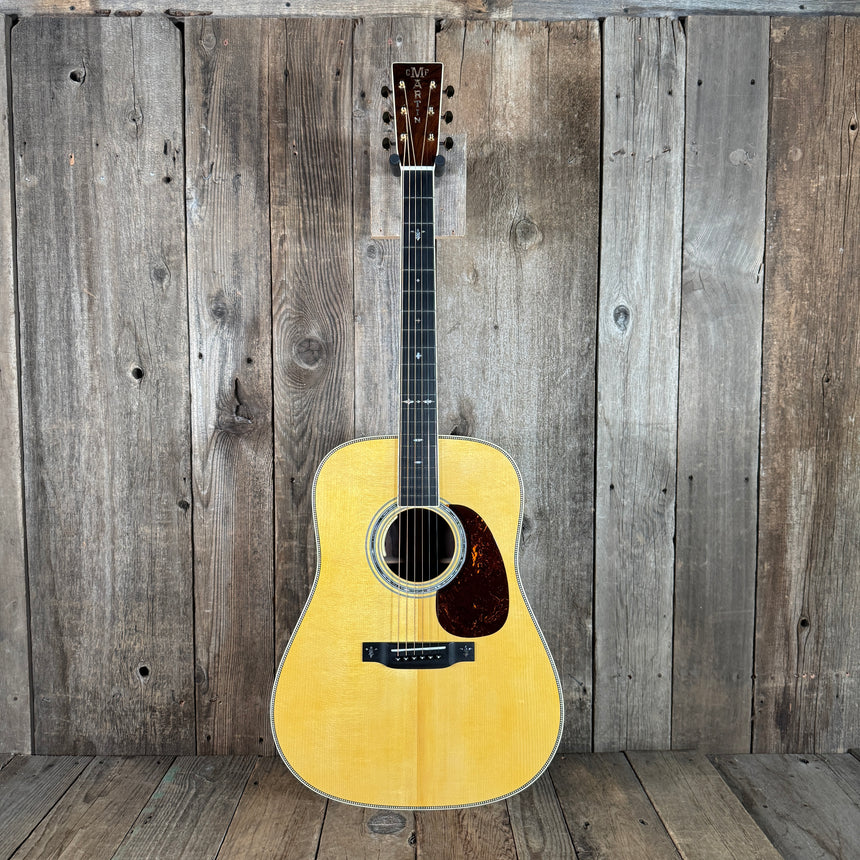 Martin Custom Shop D-14F 2022 Natural Adirondack Spruce top