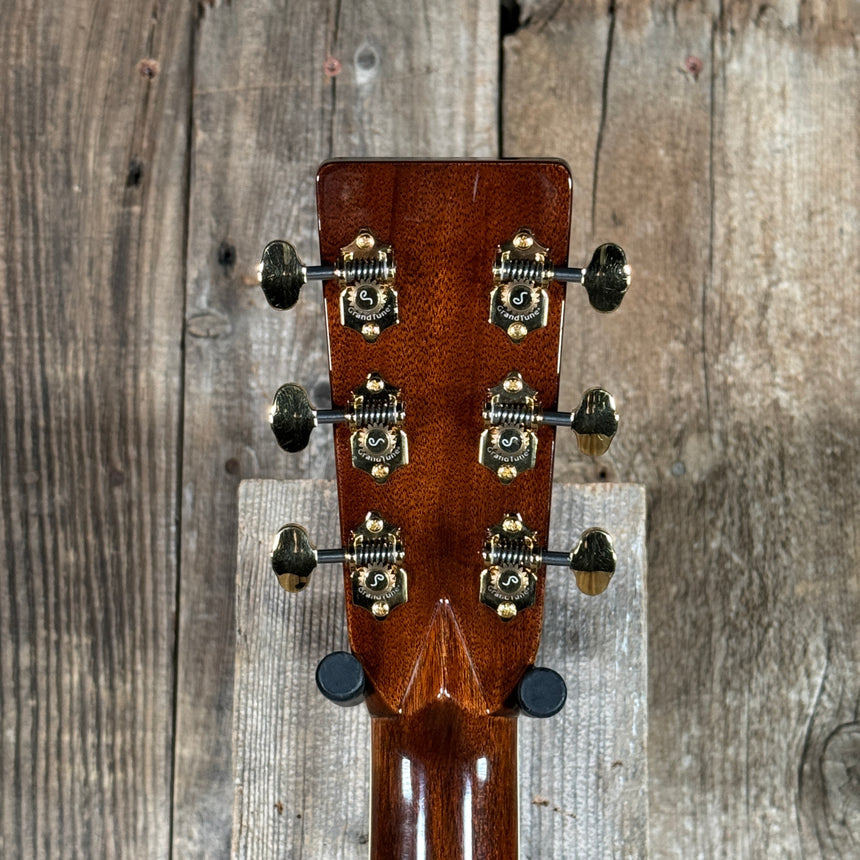 Martin Custom Shop D-14F 2022 Natural Adirondack Spruce top