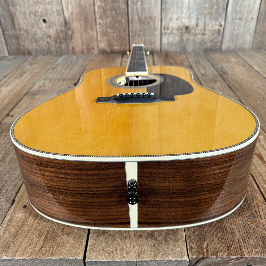 Martin Custom Shop D-14F 2022 Natural Adirondack Spruce top