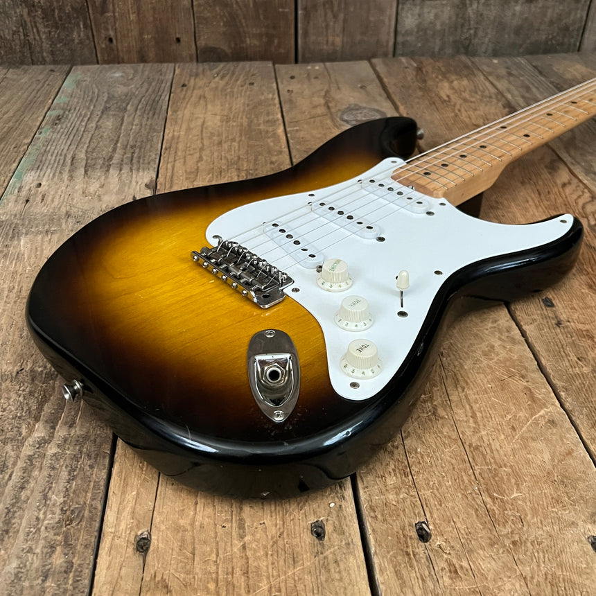 Fender Stratocaster Sunburst and Tweed Vibrolux 5F11 Amplifier 