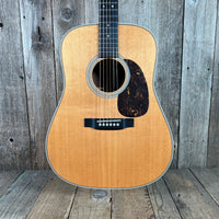 SOLD - Martin HD-28 2006 Natural