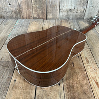 SOLD - Martin HD-28 2006 Natural