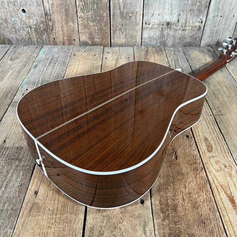 SOLD - Martin HD-28 2006 Natural