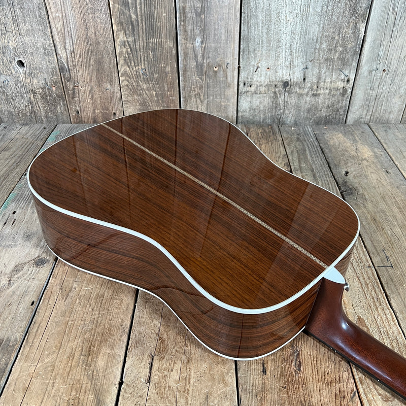 SOLD - Martin HD-28 2006 Natural