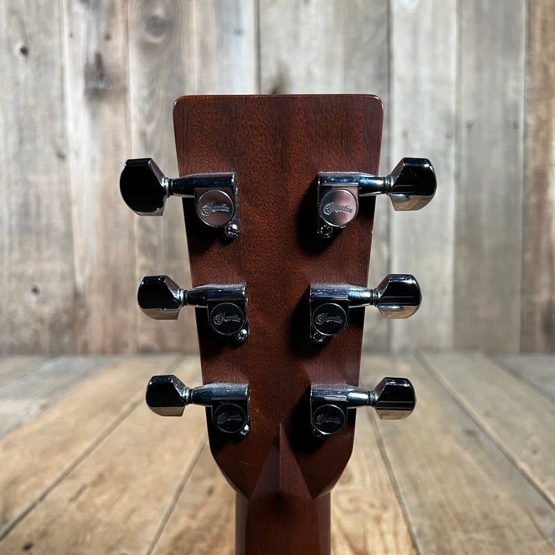 SOLD - Martin HD-28 2006 Natural
