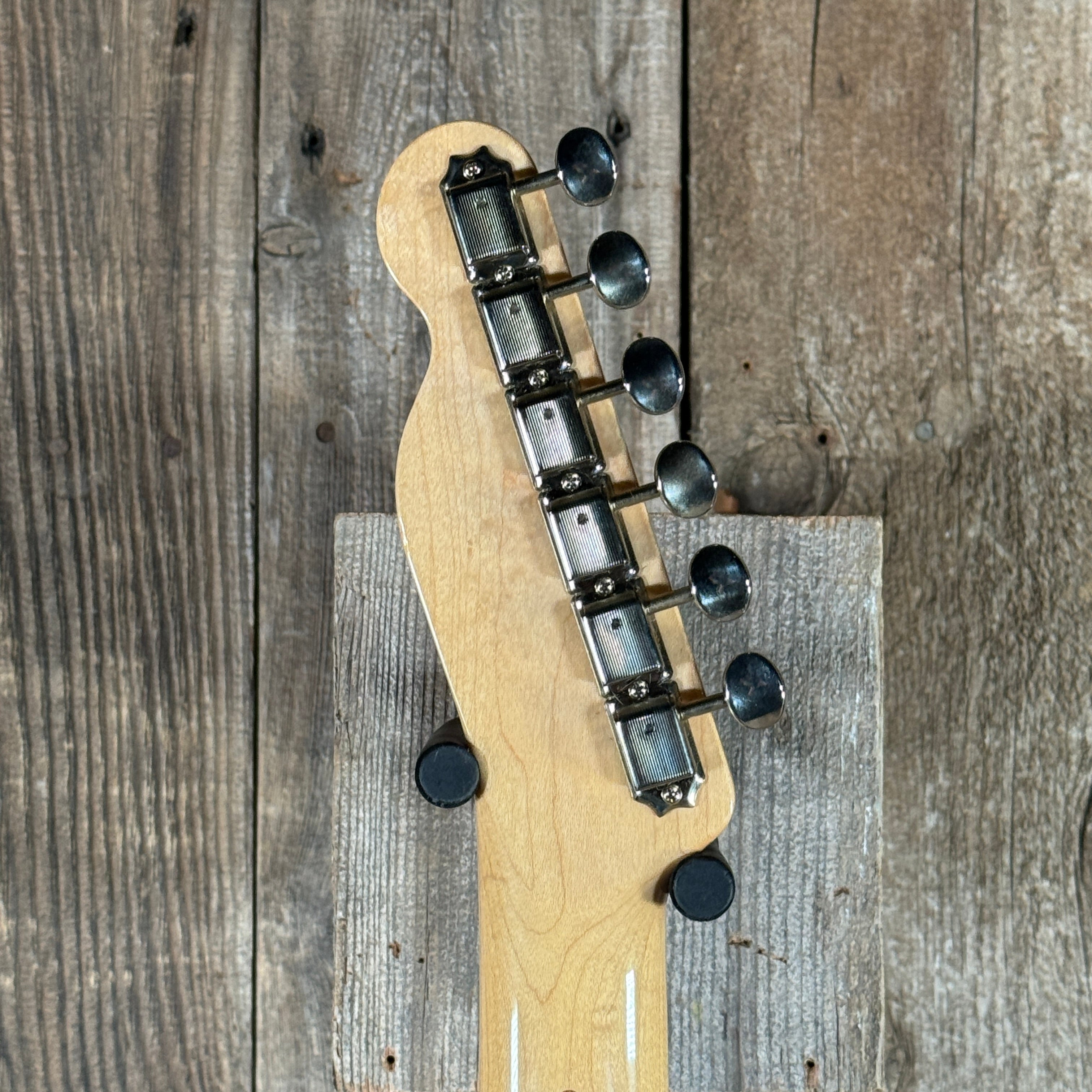 Fender Blue Floral Telecaster Made in Japan 2016 – Mahar's Fender Blue Floral Telecaster Made in Japan 2016 – Mahar's