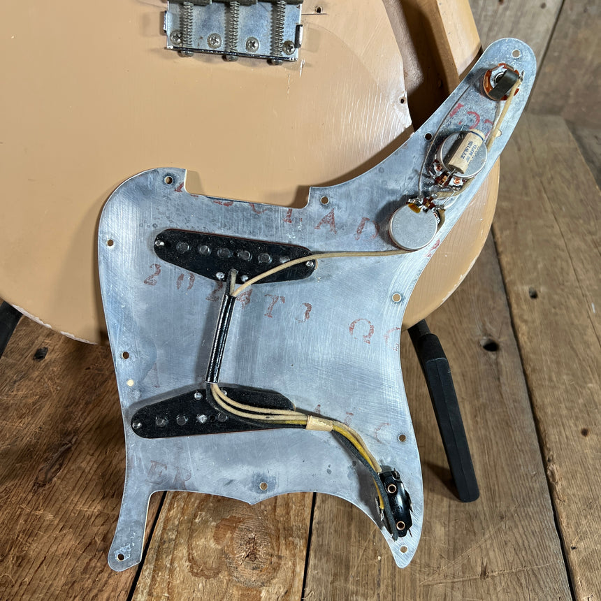 SOLD - Fender Duo-Sonic 1959 Desert Sand