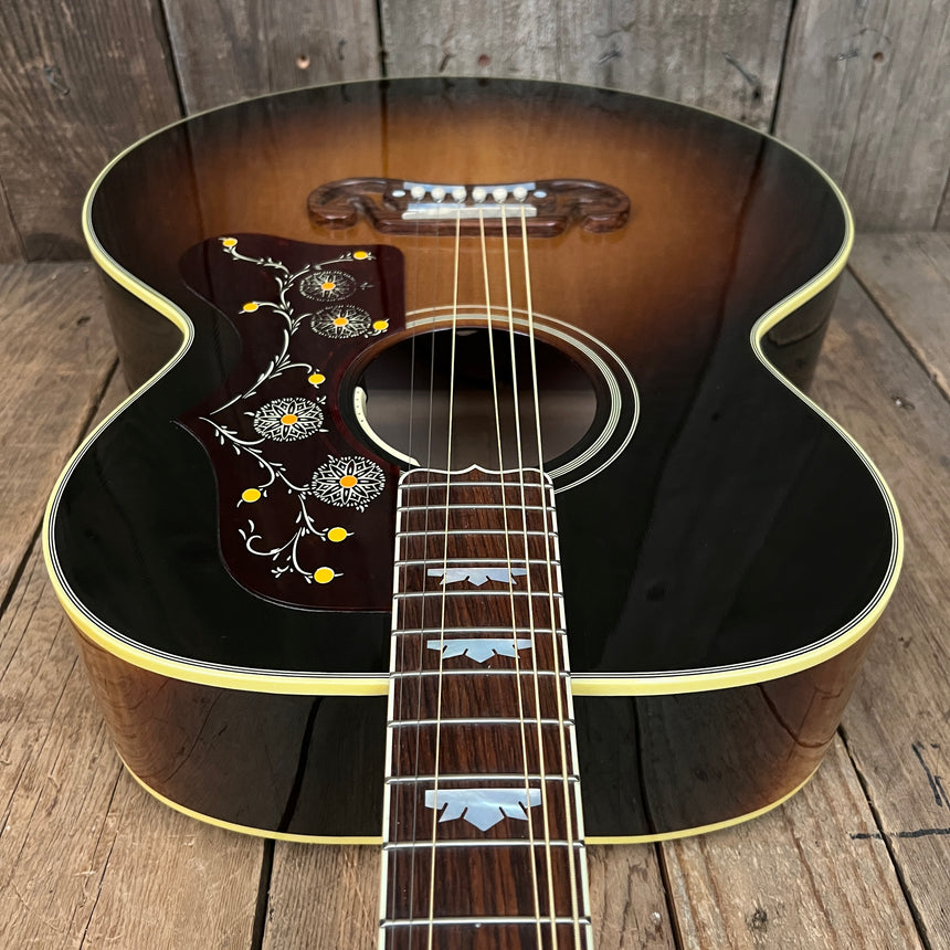 SOLD - Gibson SJ-200 Original Series 2021 Sunburst