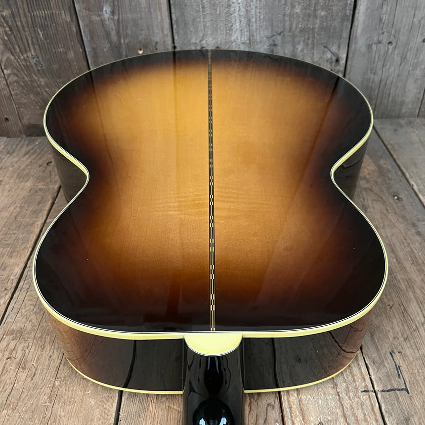 SOLD - Gibson SJ-200 Original Series 2021 Sunburst