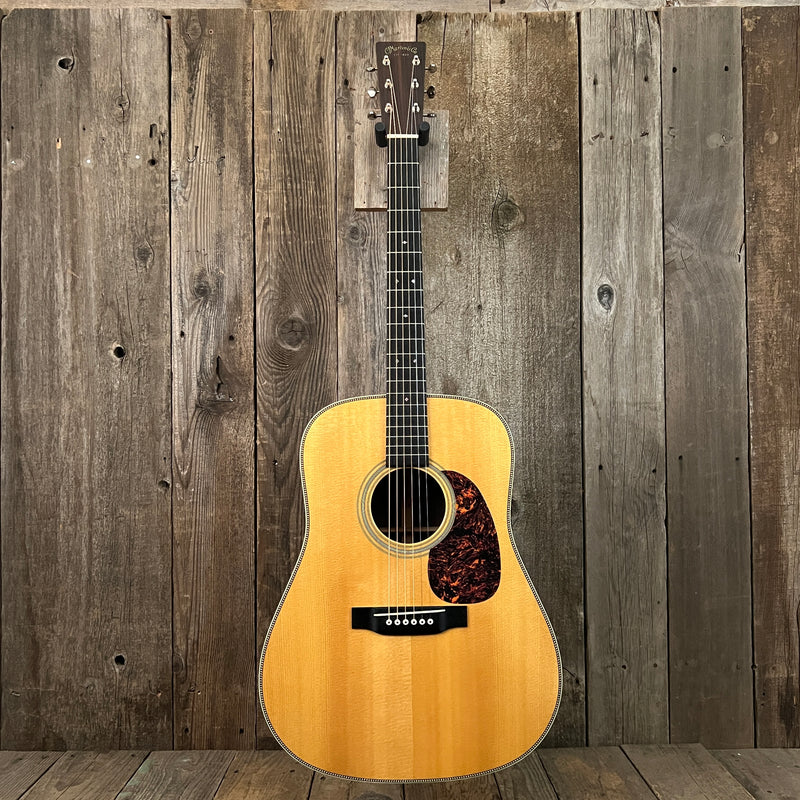 SOLD - Martin HD-28V 2010