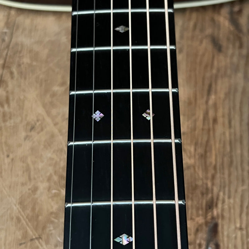 SOLD - Martin HD-28V 2010