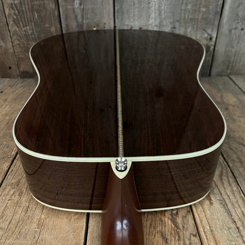 SOLD - Martin HD-28V 2010