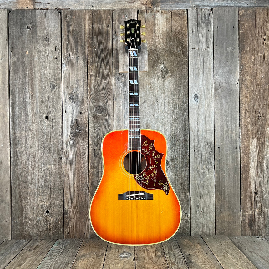 SOLD - Gibson Hummingbird 1964 Cherry Sunburst