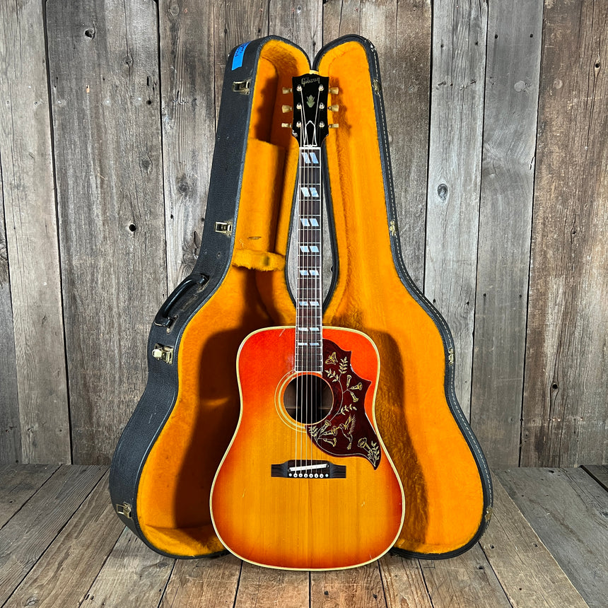 SOLD - Gibson Hummingbird 1964 Cherry Sunburst