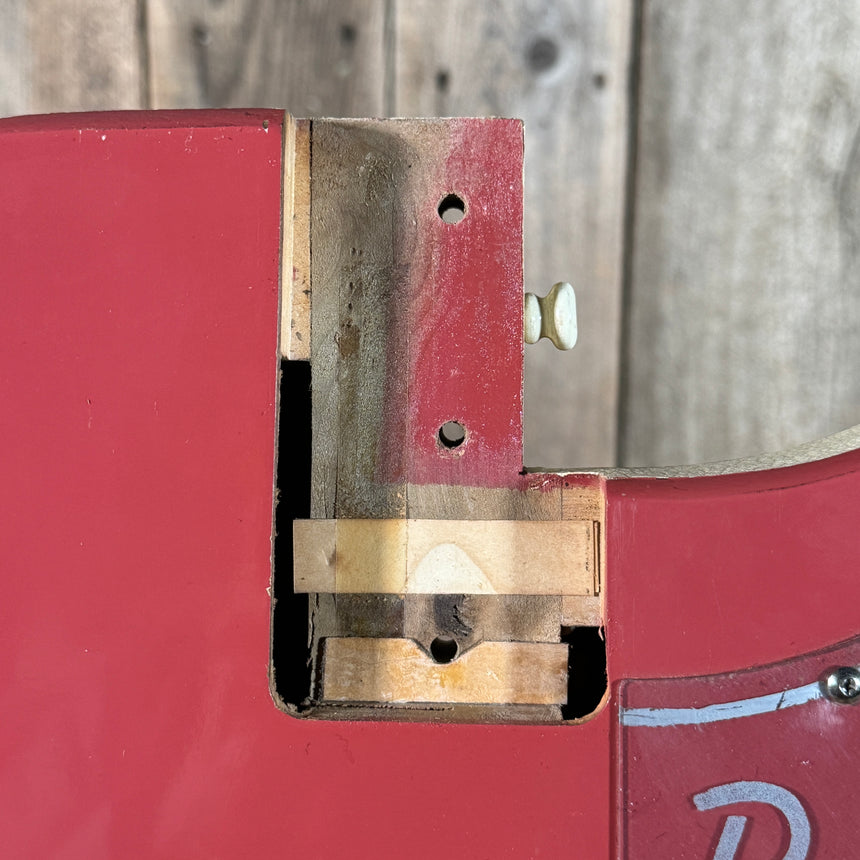 Danelectro U1 Coral Red 1957