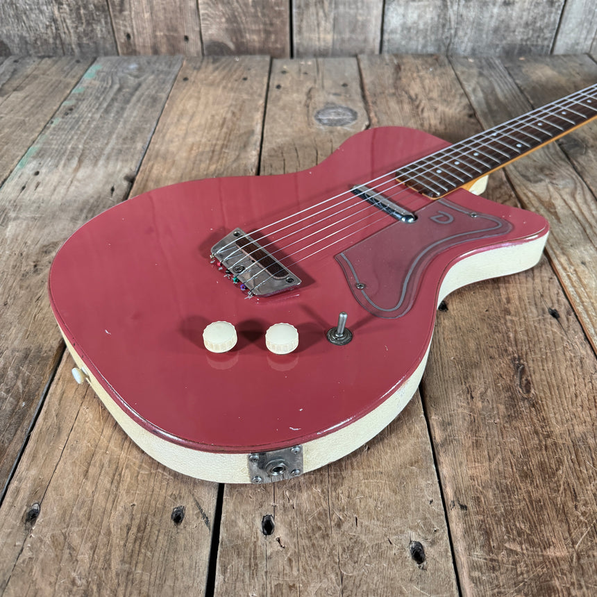 Danelectro U1 Coral Red 1957