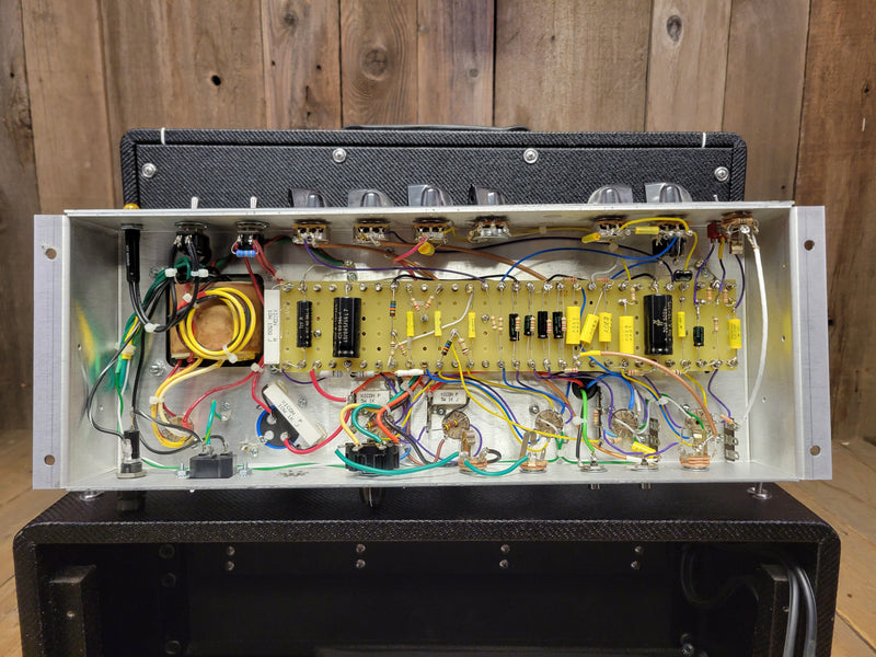 SOLD - Henry Amplification SRT+ Tube Amplifier Head with cabinet