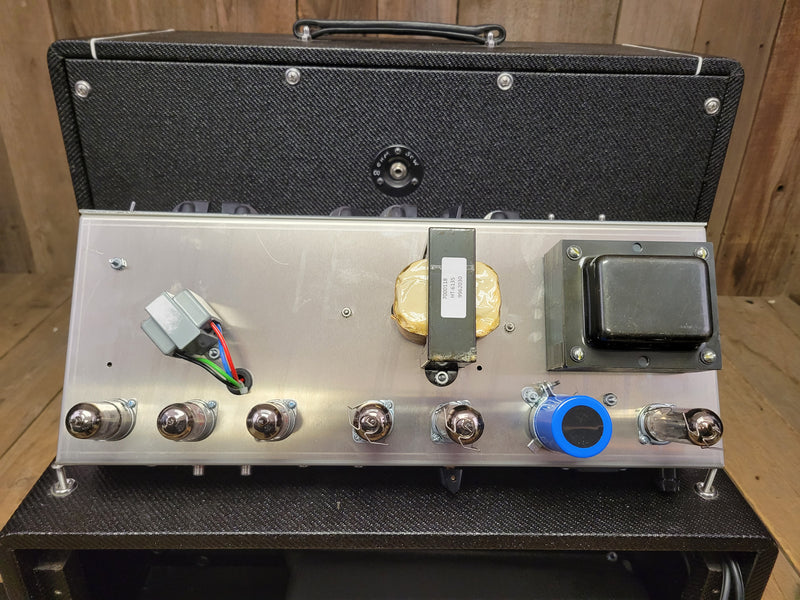SOLD - Henry Amplification SRT+ Tube Amplifier Head with cabinet
