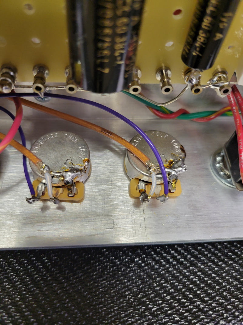 SOLD - Henry Amplification SRT+ Tube Amplifier Head with cabinet