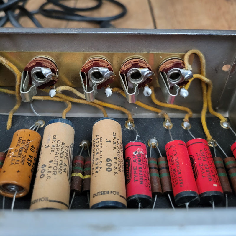 SOLD - Fender Tweed Super Wide Panel 5C4 - 1954