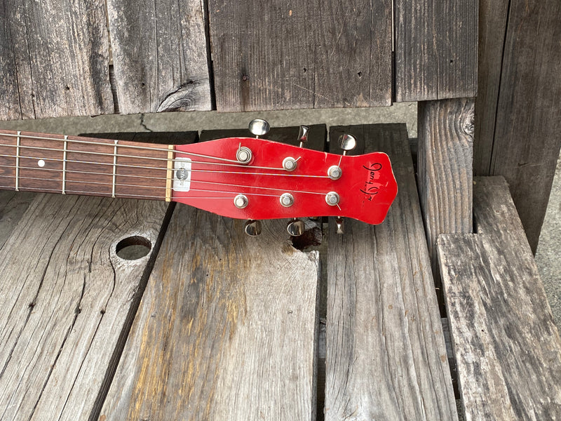 SOLD - Jerry Jones Neptune Short Horn Baritone Guitar 1992-1998
