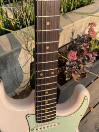 SOLD - Fender Stratocaster 1961 Journeyman Relic Shell Pink 2019