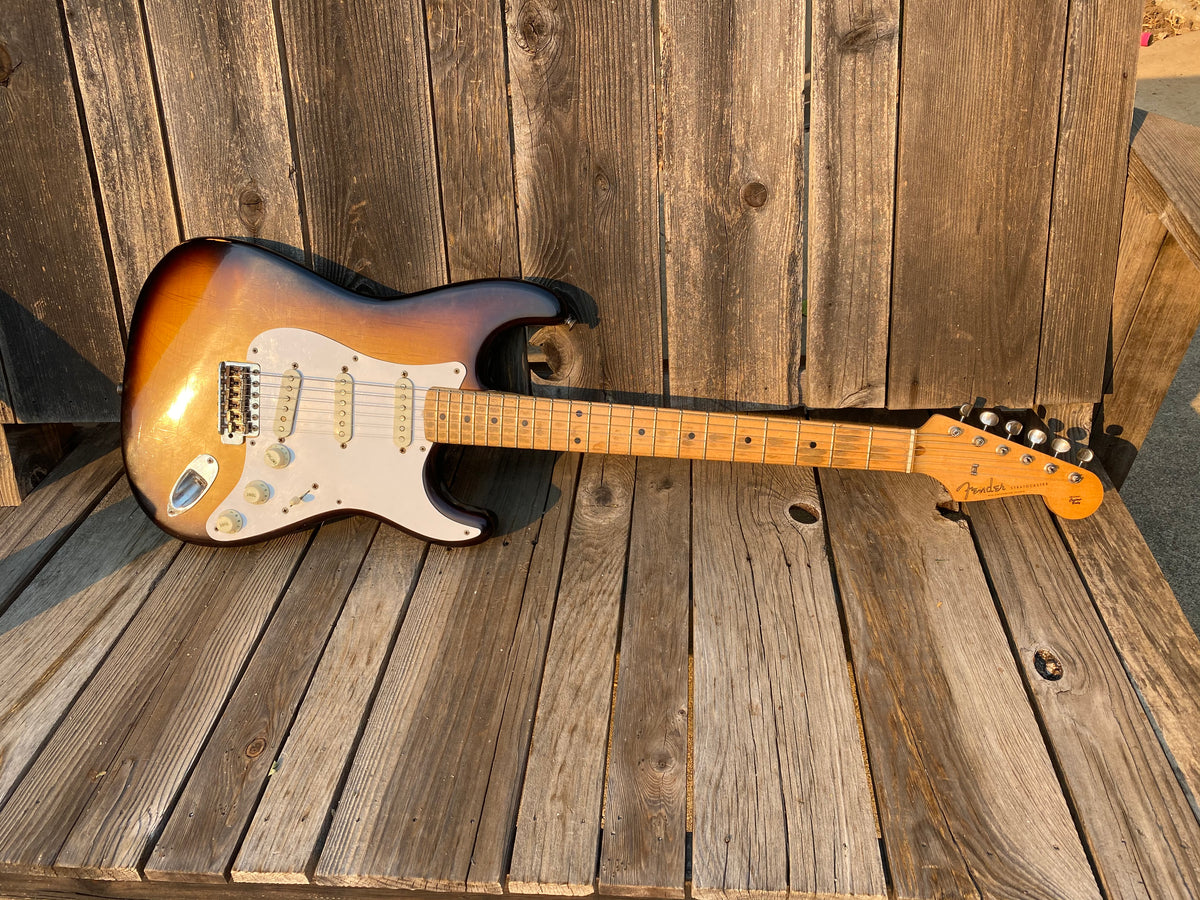 SOLD - Fender Stratocaster 1957 Old body refin