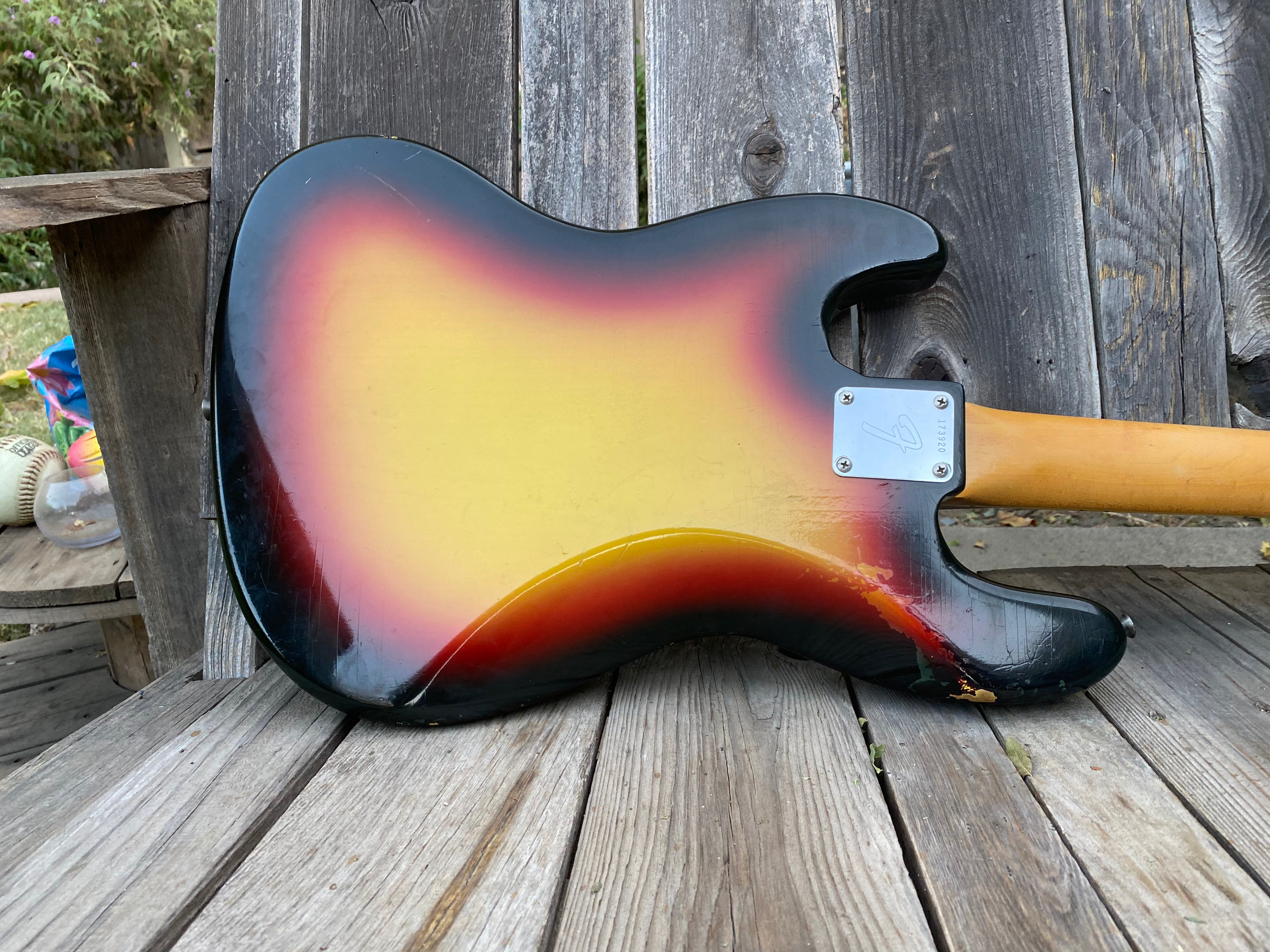 SOLD - Fender Jazz Bass 1967 – Mahar's Vintage Guitars