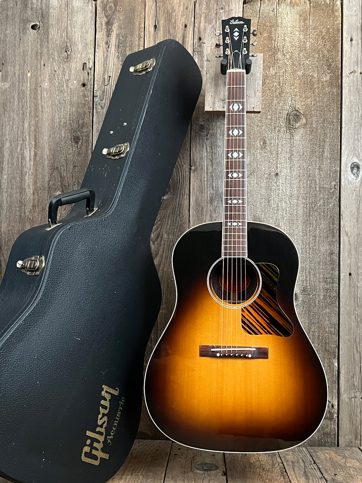 SOLD - Gibson Advanced Jumbo, Historic Collection 2005