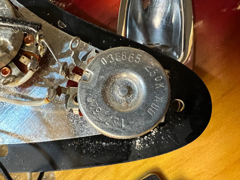 SOLD - Fender Stratocaster Sunburst 1976
