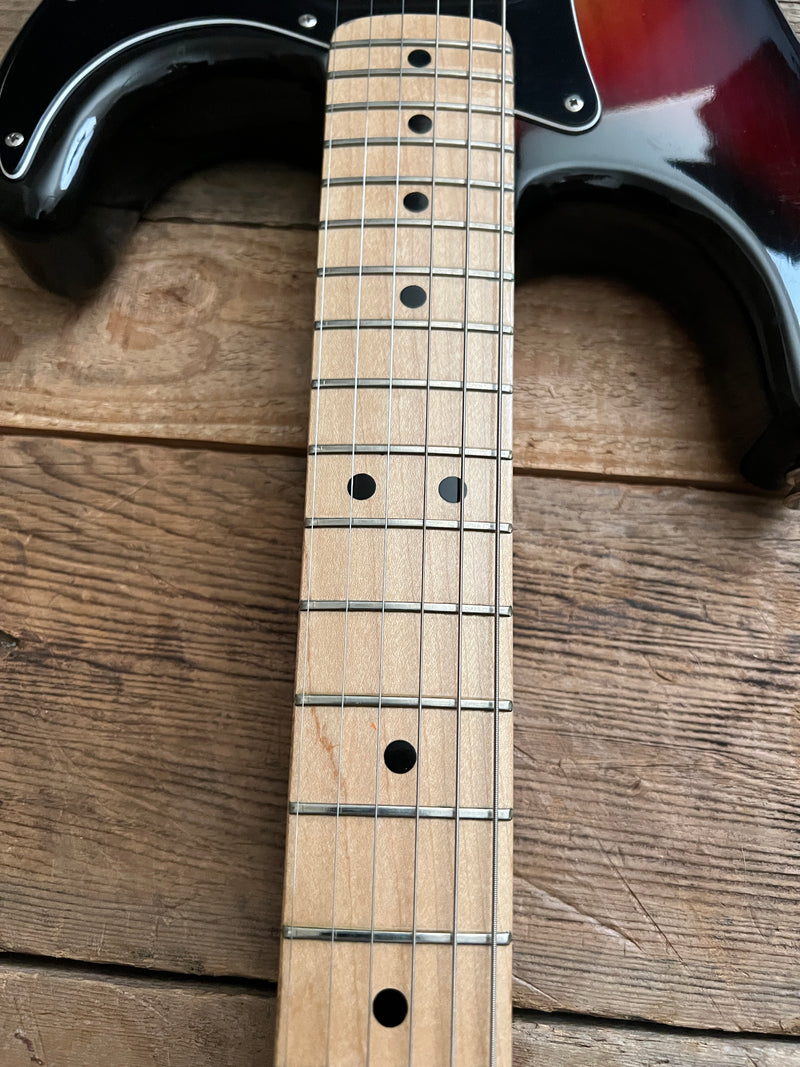 SOLD - Fender Stratocaster Sunburst 1976