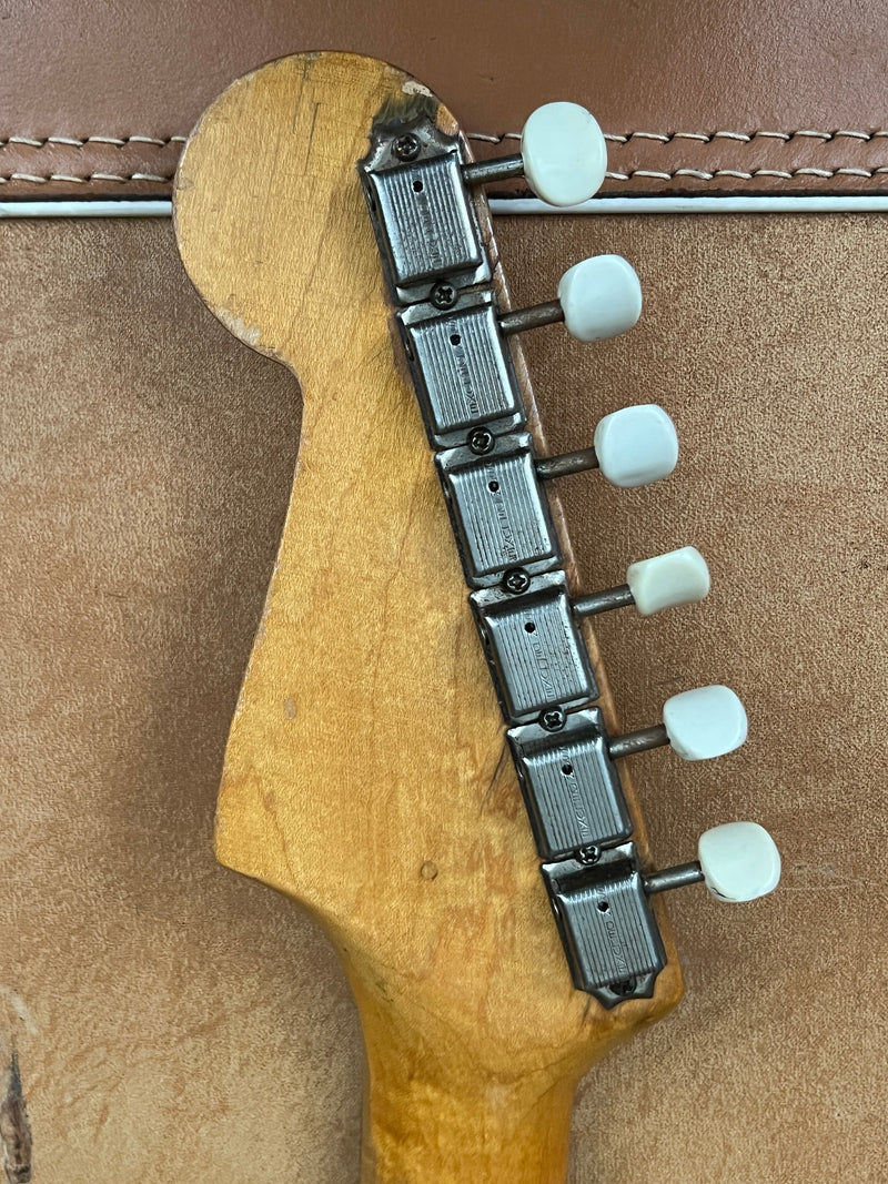 SOLD - Fender Duo-Sonic 1961 Maroon burst
