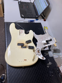 SOLD - Fender P bass 1963 Pro Refin