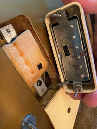 SOLD - Gibson Les Paul Deluxe Goldtop 1969 One Piece Body